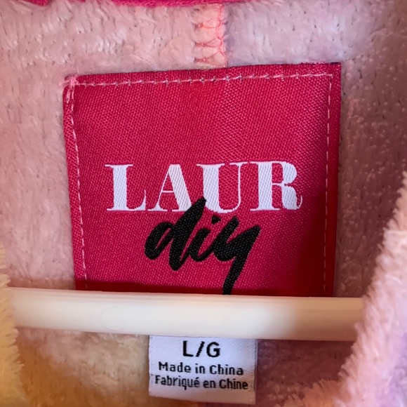 Laur diy rainbow unicorn onesie - Picture 3 of 4